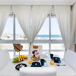 Wonderful Apartment In Puerto Marina
